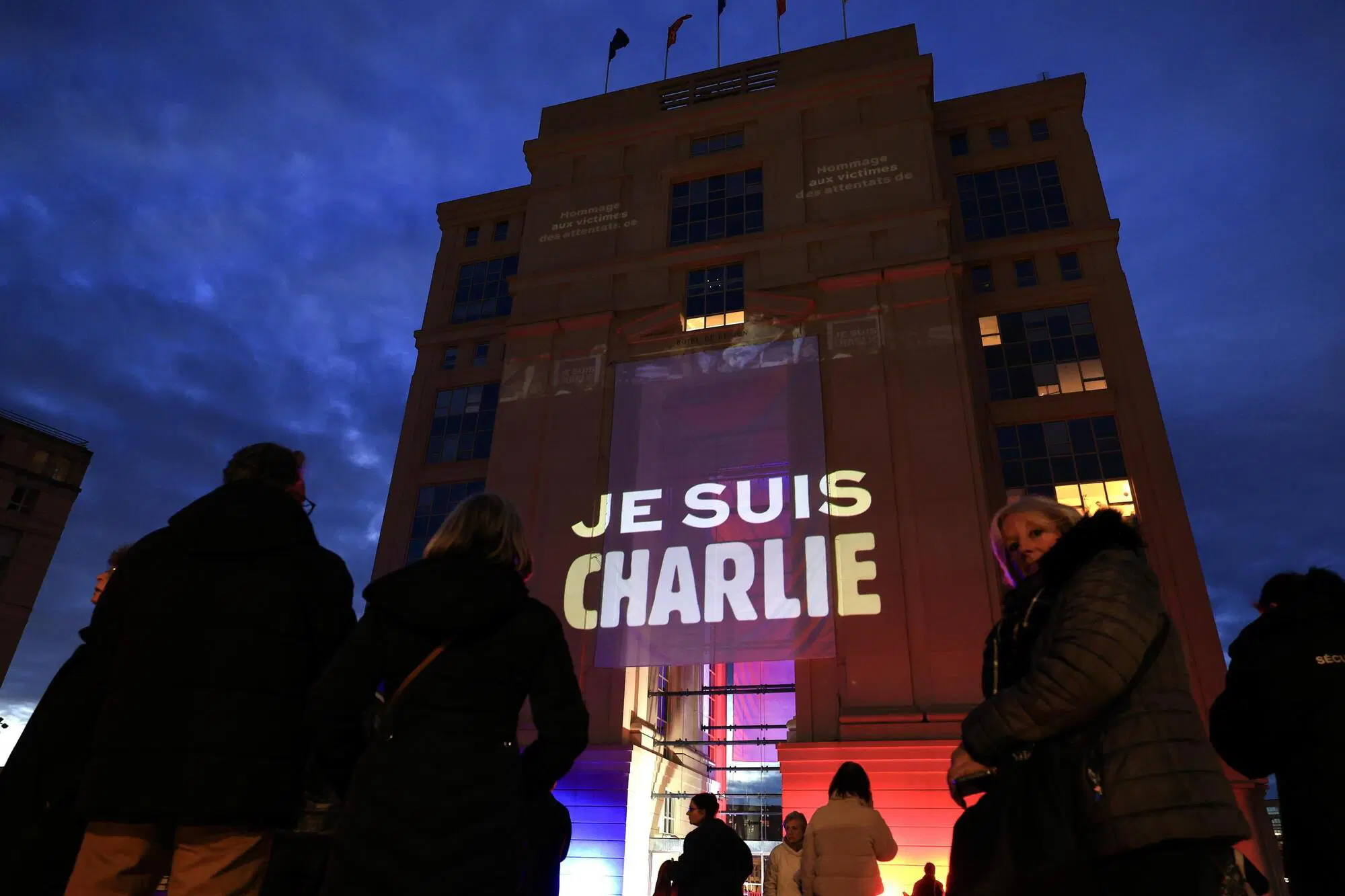 Il "Je suis Charlie" celebrativo a dieci anni dalla strage di Charlie Hebdo