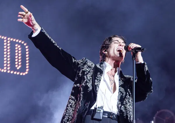 Damiano David rifatto? "Guance, botox, ritocco alle labbra e alla linea mandibolare". L'analisi della chirurga Cecchini