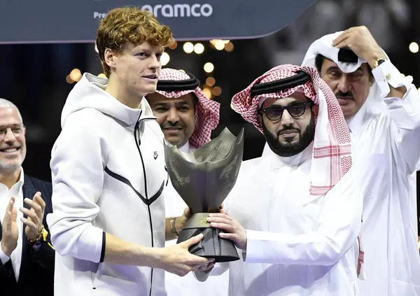 Lo sport &egrave; il nuovo soft power e l&rsquo;Arabia Saudita vuole prendersi tutto: calcio, boxe, motorsport e tennis. Se non ci credete, leggete il nuovo libro inchiesta di James Montague