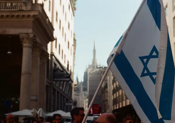 "Israele controlla la rete globale". Aldo Giannuli, il pi&ugrave; grande esperto di spionaggio sul caso Paragon: "ormai l'intelligence &egrave; calciomercato"