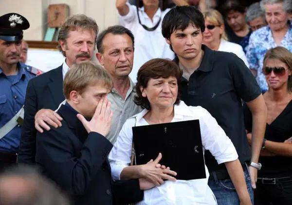 Delitto di Garlasco, Fabrizio Corona ancora da Ermanno Cappa: &ldquo;perch&eacute; non hai denunciato quando tua figlia&hellip;&rdquo;. Il padre delle gemelle si arrabbia, ma&hellip;