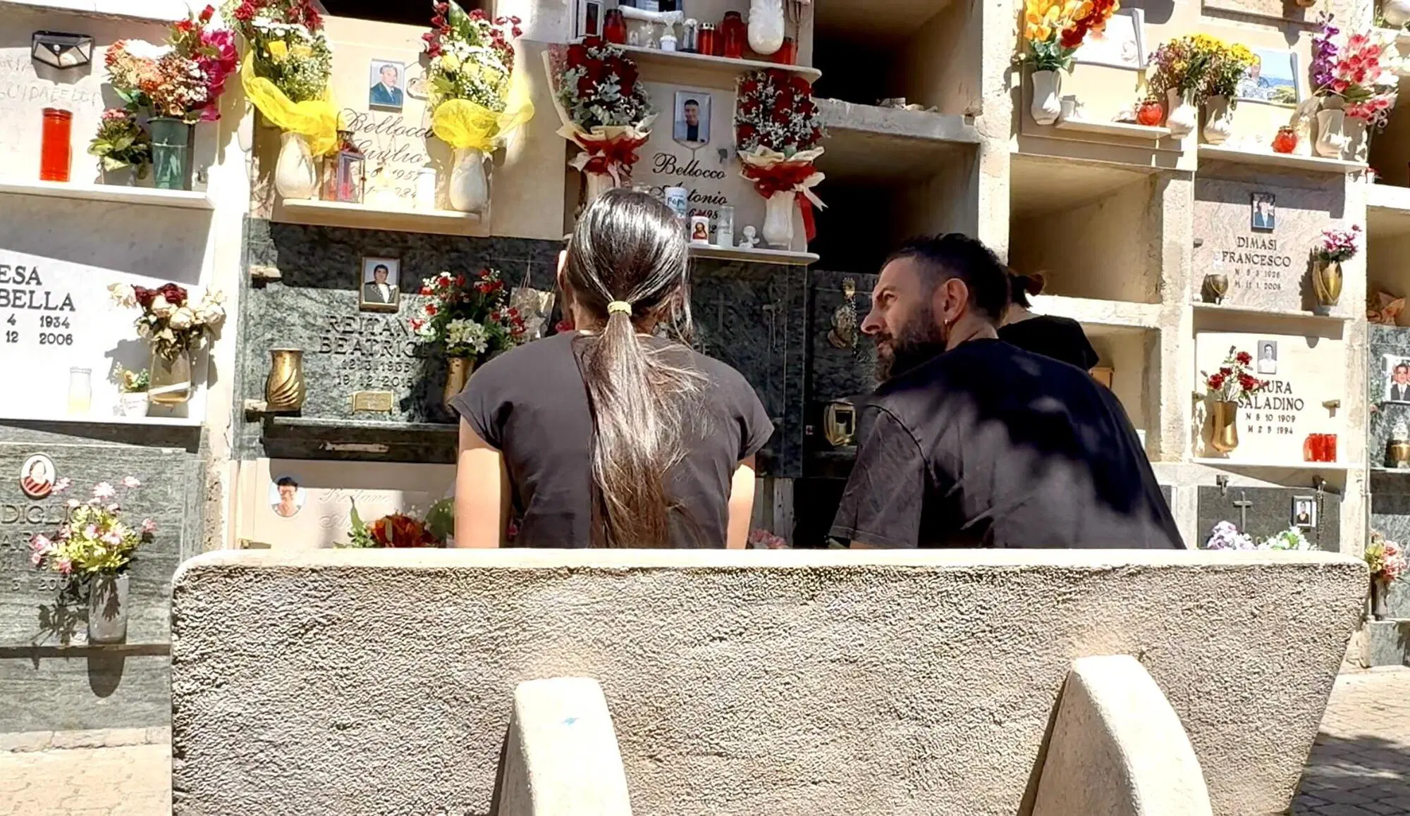 Davanti alla tomba di Tot&ograve;