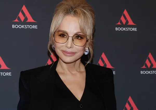 Marina Berlusconi fa resistenza intellettuale, denuncia l&rsquo;alleanza tra Big Tech e politica e pubblica solo libri seri: &egrave; la terza via liberale 