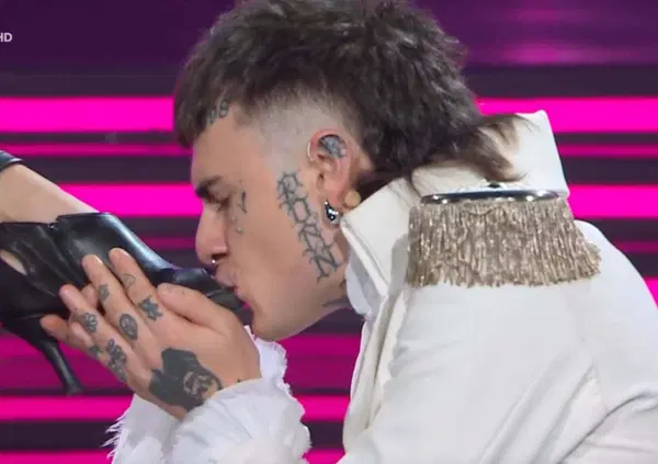 S&igrave;, Ballando con le Stelle ha veramente scatenato la rivolta dei feticisti dei piedi contro Rosa Chemical: &ldquo;Ci fa sembrare dei mostri&rdquo;