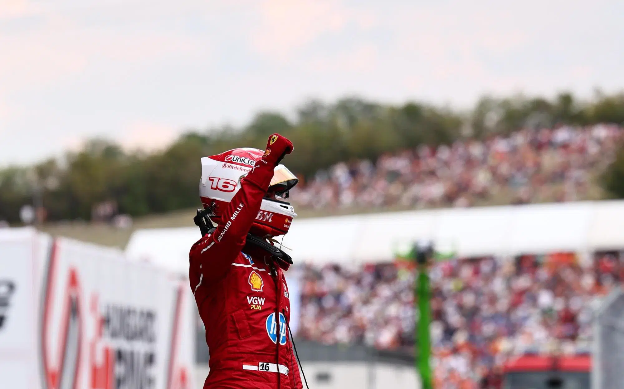 20251021 212109741 1759