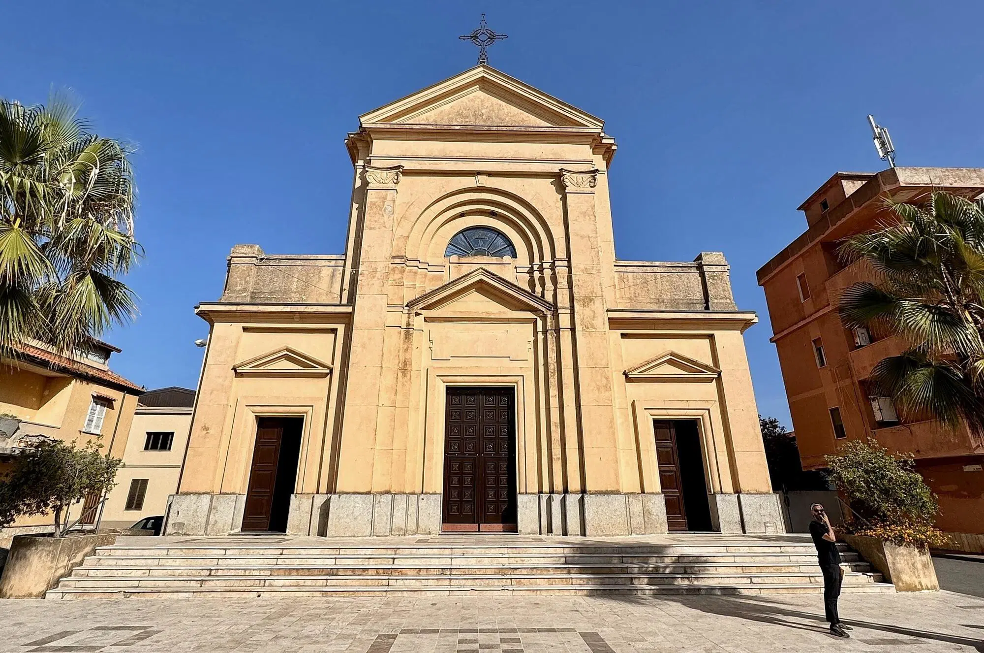 La facciata della Chiesa Madre