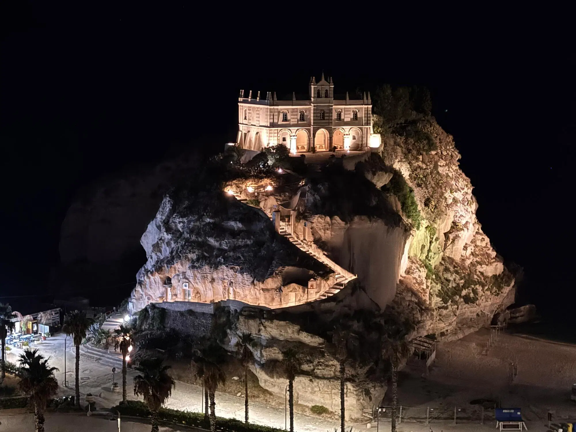 Il Santuario di Santa Maria dell'isola di Tropea - fine