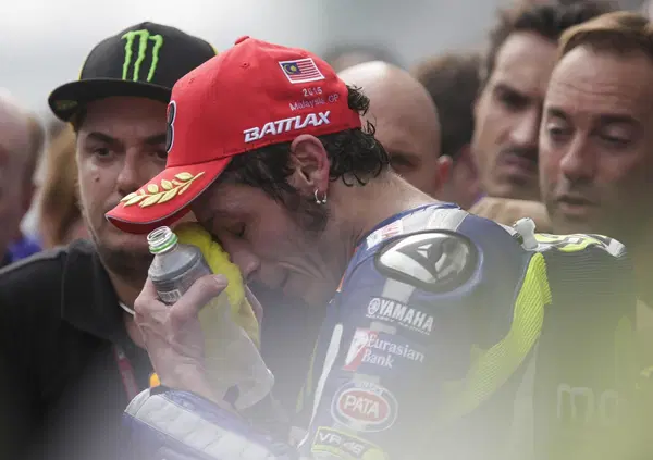 Il documentario su Sepang 2015 tra Rossi e Marquez prodotto dalla MotoGP? Pi&ugrave; bravi loro a farlo che voi a lamentarvene