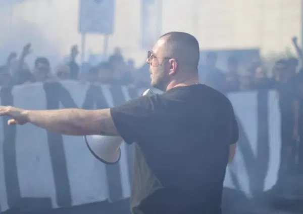 Tutti dentro tranne uno. La curva Sud &egrave; tornata, ma il nuovo capo ultr&agrave; &ldquo;Pacio&rdquo; Pacini non potr&agrave; acquistare nessun biglietto: qual &egrave; il motivo?