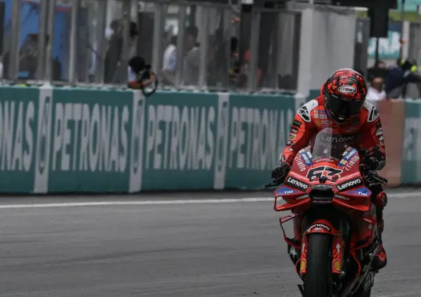 Il cinico dubbio su Ducati a Sepang? Un foro piccolissimo sulla gomma di Pecco Bagnaia &ldquo;ha coperto&rdquo; un errore che piccolo non &egrave;