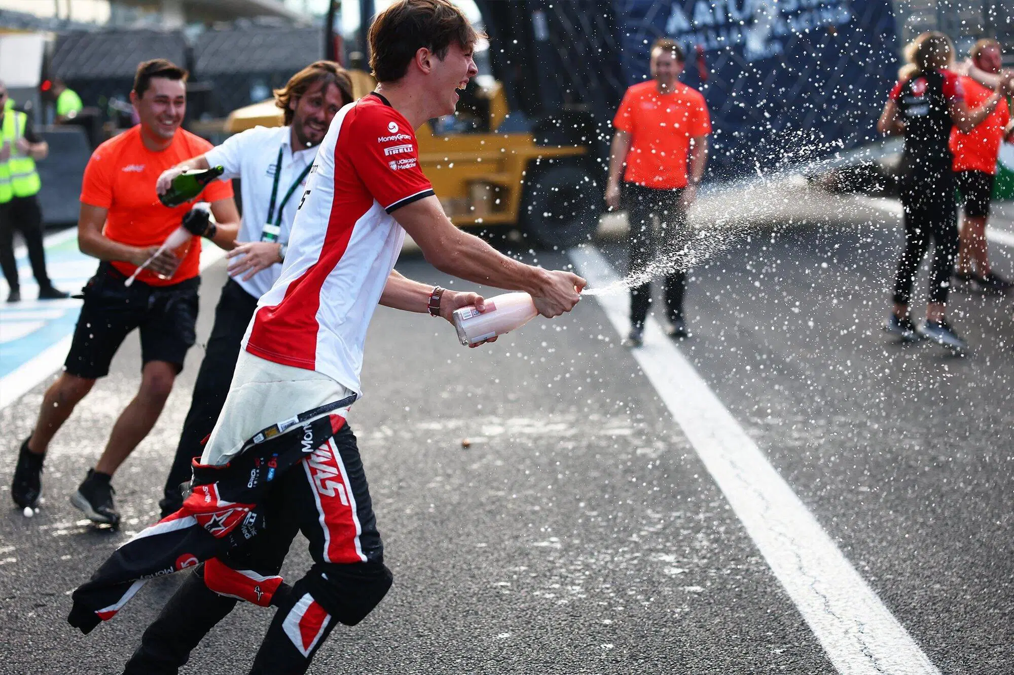 20251027 010845875 6455