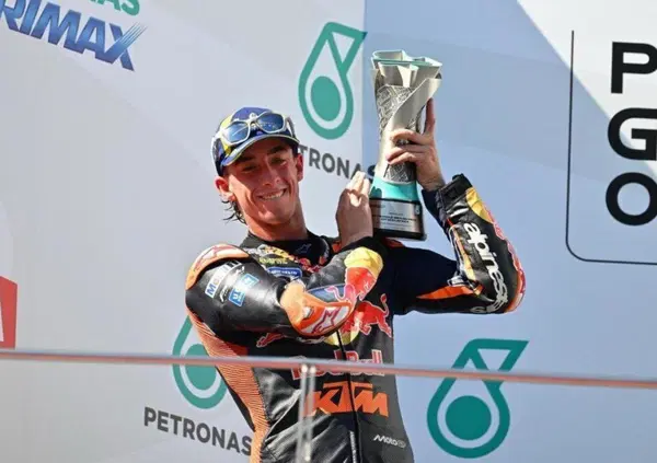 Fermi tutti: Pedro Acosta a Sepang solo manico e niente controlli? No, ma ascoltate Dani Pedrosa: &ldquo;ha fatto il Casey Stoner&rdquo;