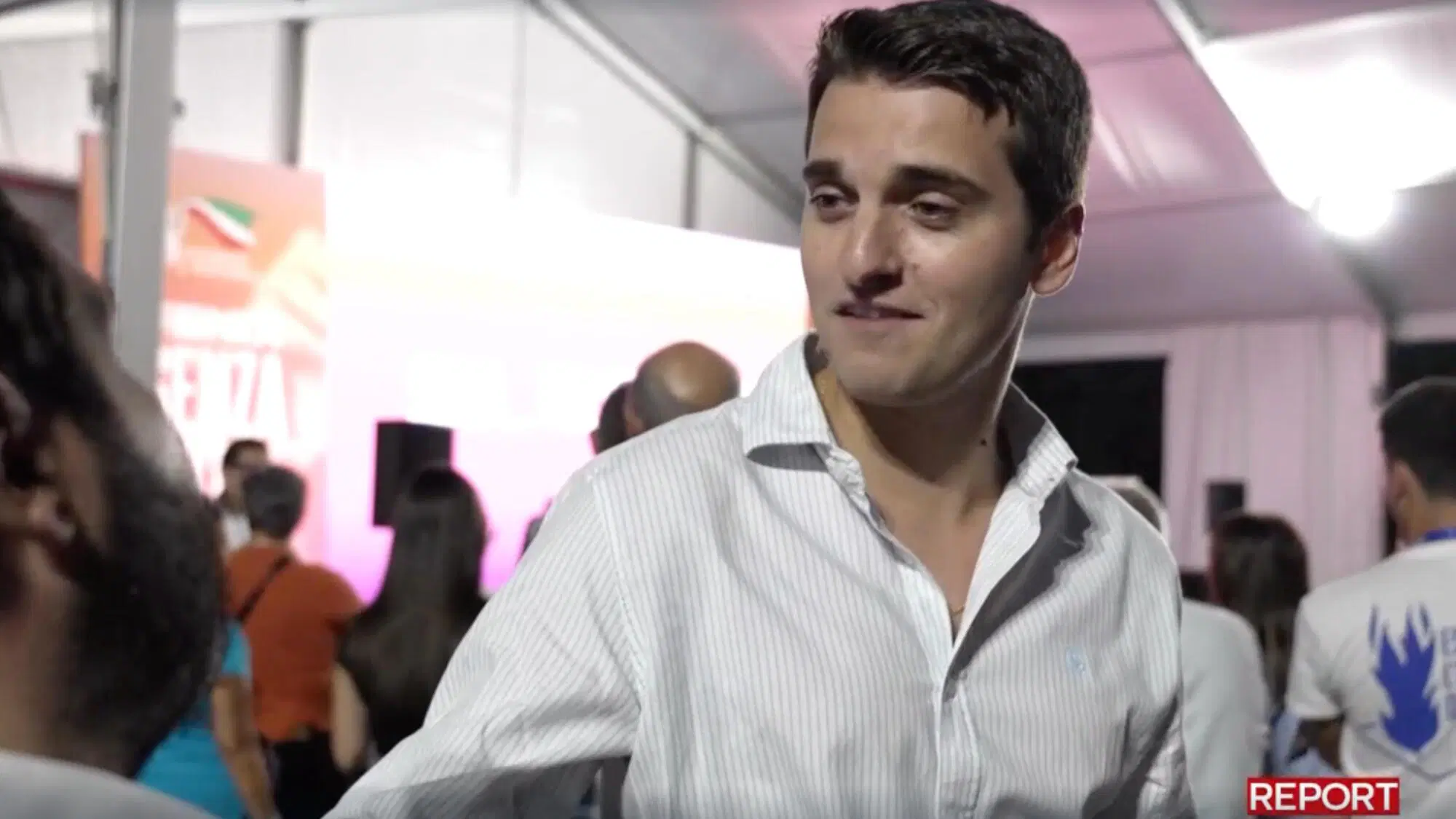 Francesco Giubilei nel servizio di Report quando si sarebbe rifiutato di rispondere