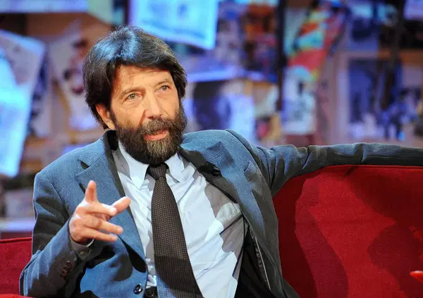 Ufficiale, il pi&ugrave; grande glossatore della sinistra &egrave; Massimo Cacciari: a 81 anni si sposa con una cinquantenne e vuole essere seppellito con rito zoroastriano