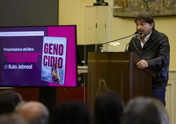 Sul caso di Ghiglia e Report fa tutto molto ridere. &Egrave; tutto un nomina nomina di politici e il pi&ugrave; pulito ha comunque la coda di paglia...