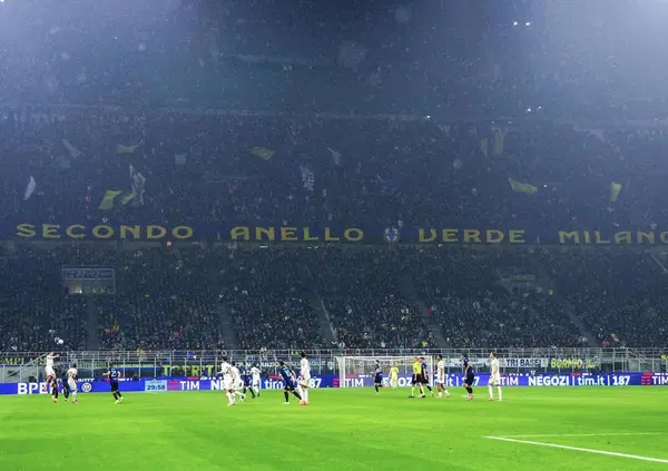 La curva Nord &egrave; tornata a San Siro. Ecco com&rsquo;&egrave; andata tra riunioni al Baretto, l&rsquo;applauso allo striscione e social