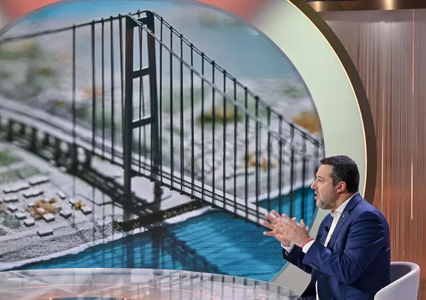 Il progetto del Ponte sullo Stretto &egrave; una boiata pazzesca. Chatgpt lo ha fatto meglio e ci fa risparmiare 8 miliardi subito e il 40% nel futuro