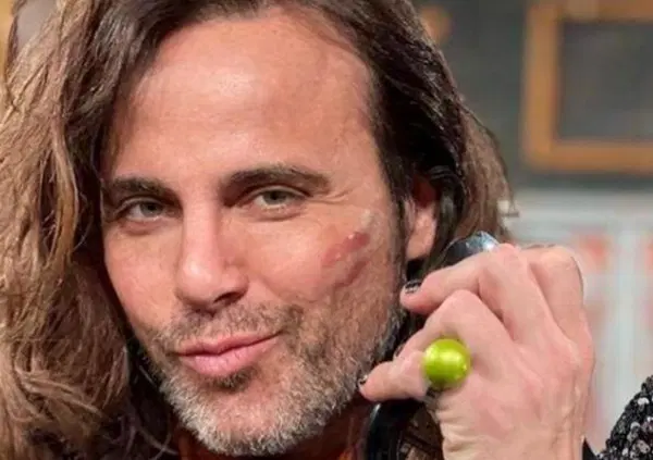 Oltre Massimo Lovati c'&egrave; il suo manager Andrea Di Carlo. Chi &egrave;, come si muove e chi rappresenta: dalla vecchia storia con Arisa a Federico Fashion Style (e altri)