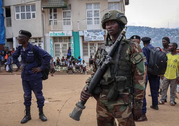 Come si combatte la Terza Guerra Mondiale in Africa: vi spieghiamo chi c'&egrave; dietro ai jihadisti e alle milizie armate che si scontrano. Spoiler: noi 