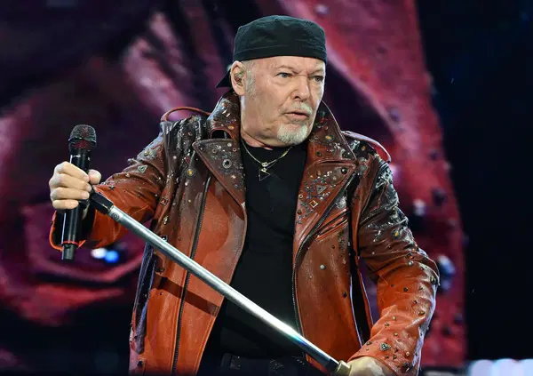 L&rsquo;illusione del genio libero. Discorso sull'impossibile dialettica tra artista e manager