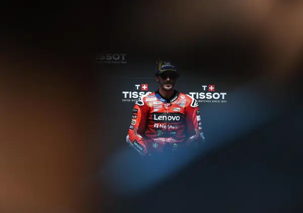 Pecco Bagnaia che chiude 17&deg; e dietro a Bulega a Portim&atilde;o, ci spiega finalmente come stanno le cose. In MotoGP ma pure fuori, come Robinson Crusoe