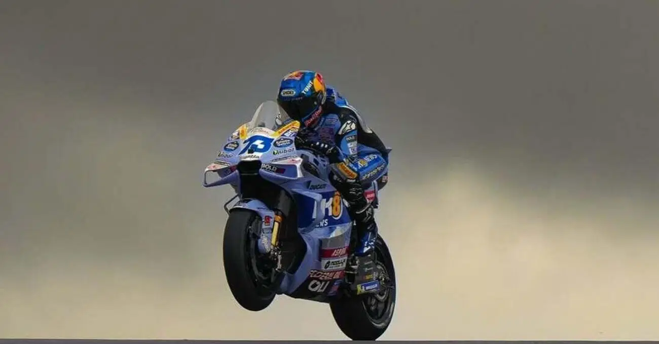 Portimao: Alex Marquez si prende il venerd&igrave; su Pecco Bagnaia (e Acosta). Ma la notizia &egrave; ancora Marc: &ldquo;una vite piegata nella sua spalla&rdquo;