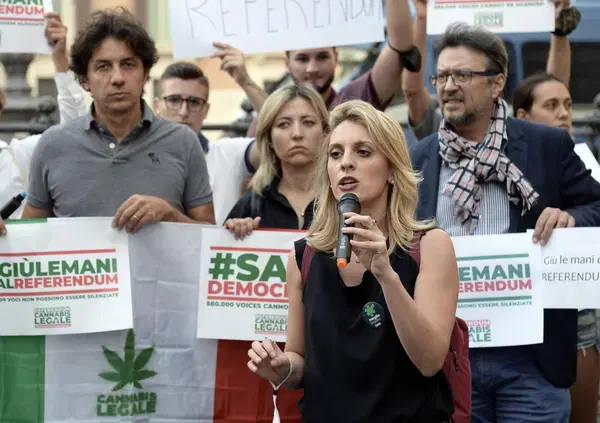 Esclusi dalla conferenza sulle droghe e bloccati dai poliziotti. In Italia c&rsquo;&egrave; ancora chi non si arrende alla criminalizzazione della cannabis: intervista ad Antonella Soldo di Meglio Legale