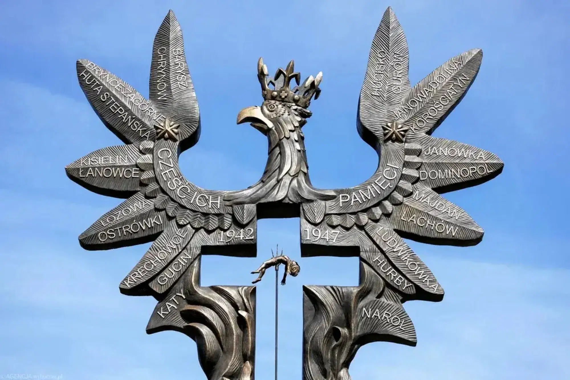 Il "Memoriale alle vittime del genocidio nelle terre di confine" a Domostawa inaugurato nel 2024
