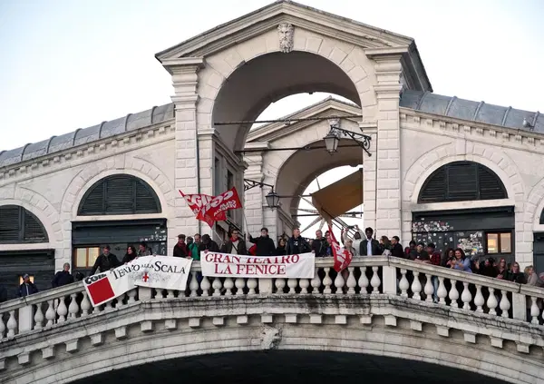 Beatrice Venezi al Teatro Verdi invece che a La Fenice fa peggio a Trieste o a Venezia? E la petizione contro il Sovrintende a chi fa comodo? 