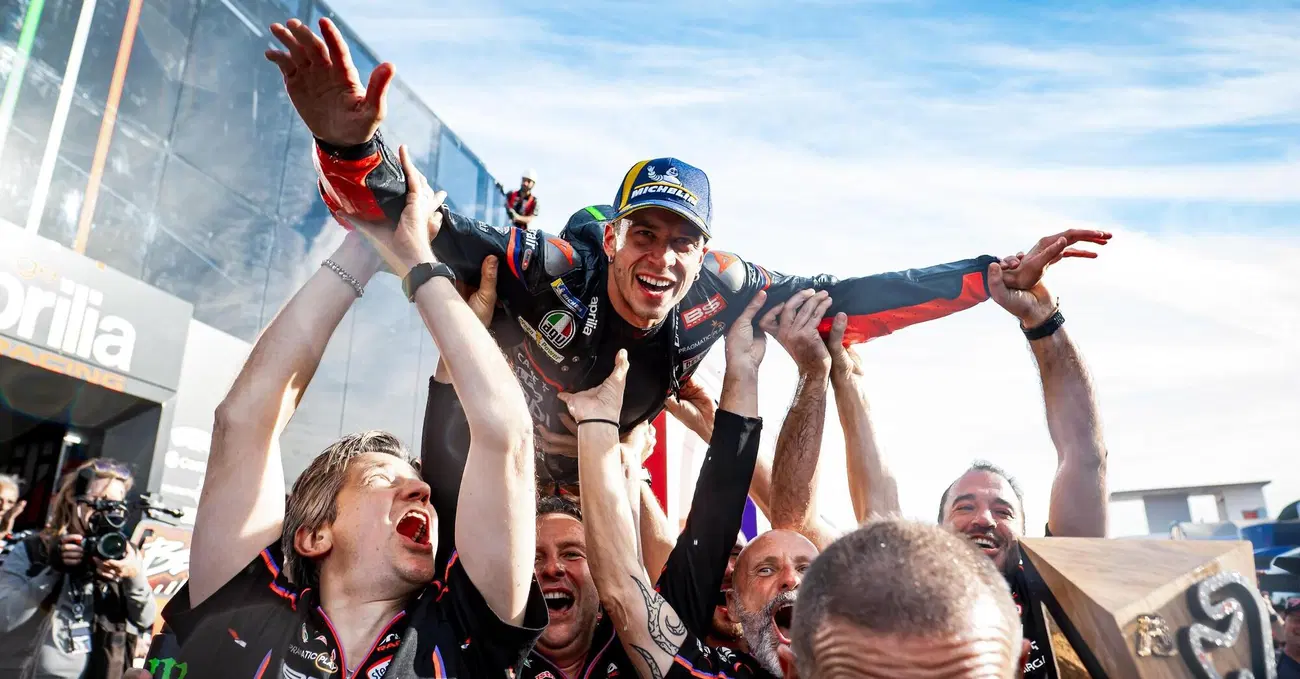 Marco Bezzecchi a MOW: &laquo;Ho vinto una scommessa e sposato la moto. Marquez? &Egrave; stato fortissimo, figo lottarci. Il 2015? Se ti schieri sei un pezzo di mer*a&raquo; 