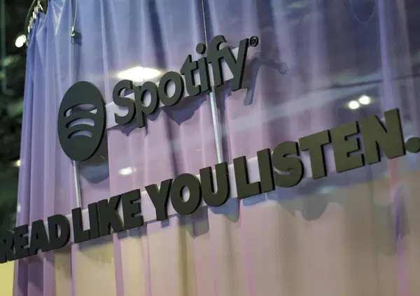 No more Spotify! Sabres of Paradise e Massive Attack contro il colosso dello streaming e Daniel Ek