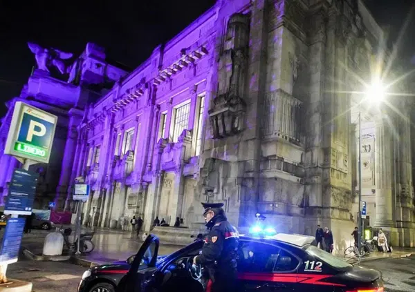 La storia del ladro in Stazione Centrale finito in coma per un telefono: ma il ragazzo che lo ha messo K.O. non difendeva solo un oggetto