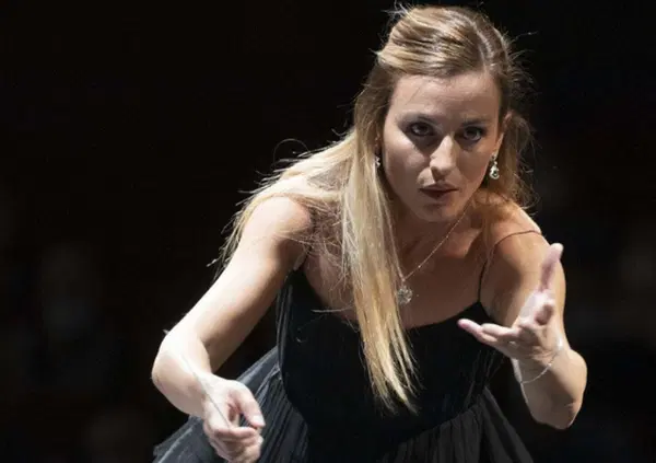 Al Teatro La Fenice sospeso il bonus &ldquo;welfare&rdquo; per i dipendenti: vendetta per le polemiche su Beatrice Venezi? MOW ha la soluzione