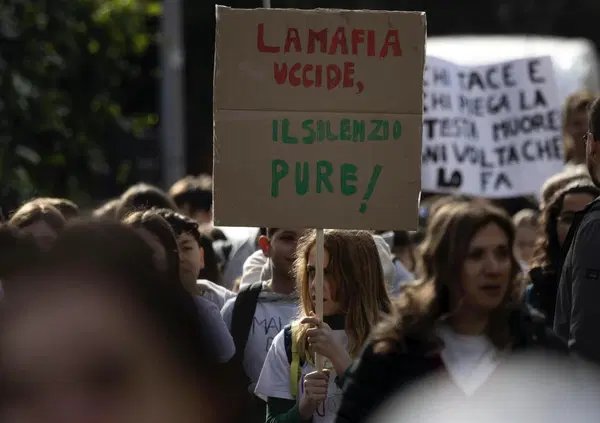 Le ombre lunghe della malavita. Hydra e il &ldquo;nuovo triumvirato&rdquo; tra &lsquo;ndrangheta, albanesi e narcos: &ldquo;Una cosa mai vista&rdquo;. L&rsquo;intervista a Ricciardelli di Parliamo di mafia e Pulp Podcast