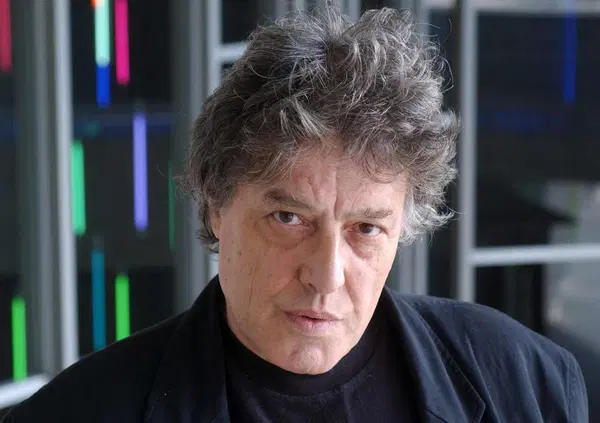 Tom Stoppard &egrave; tornato agli d&egrave;i: il segreto della tragicommedia, la grazia del Teatro e la magia che continua a salvarci