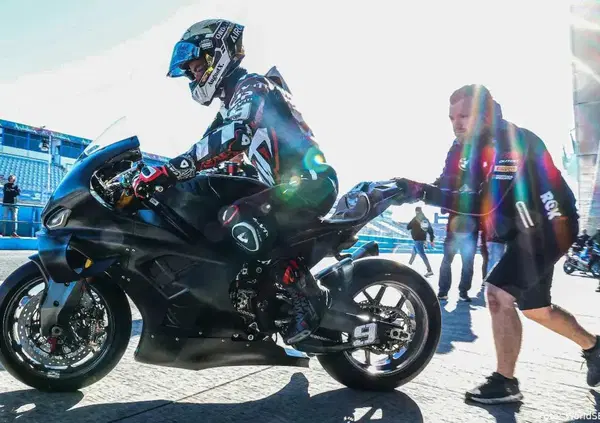 Come &ldquo;la Sora Camilla&rdquo;, ma in SBK! Per la BMW M1000RR due mondiali e zero acquirenti (schiacciata dalle Panigale)