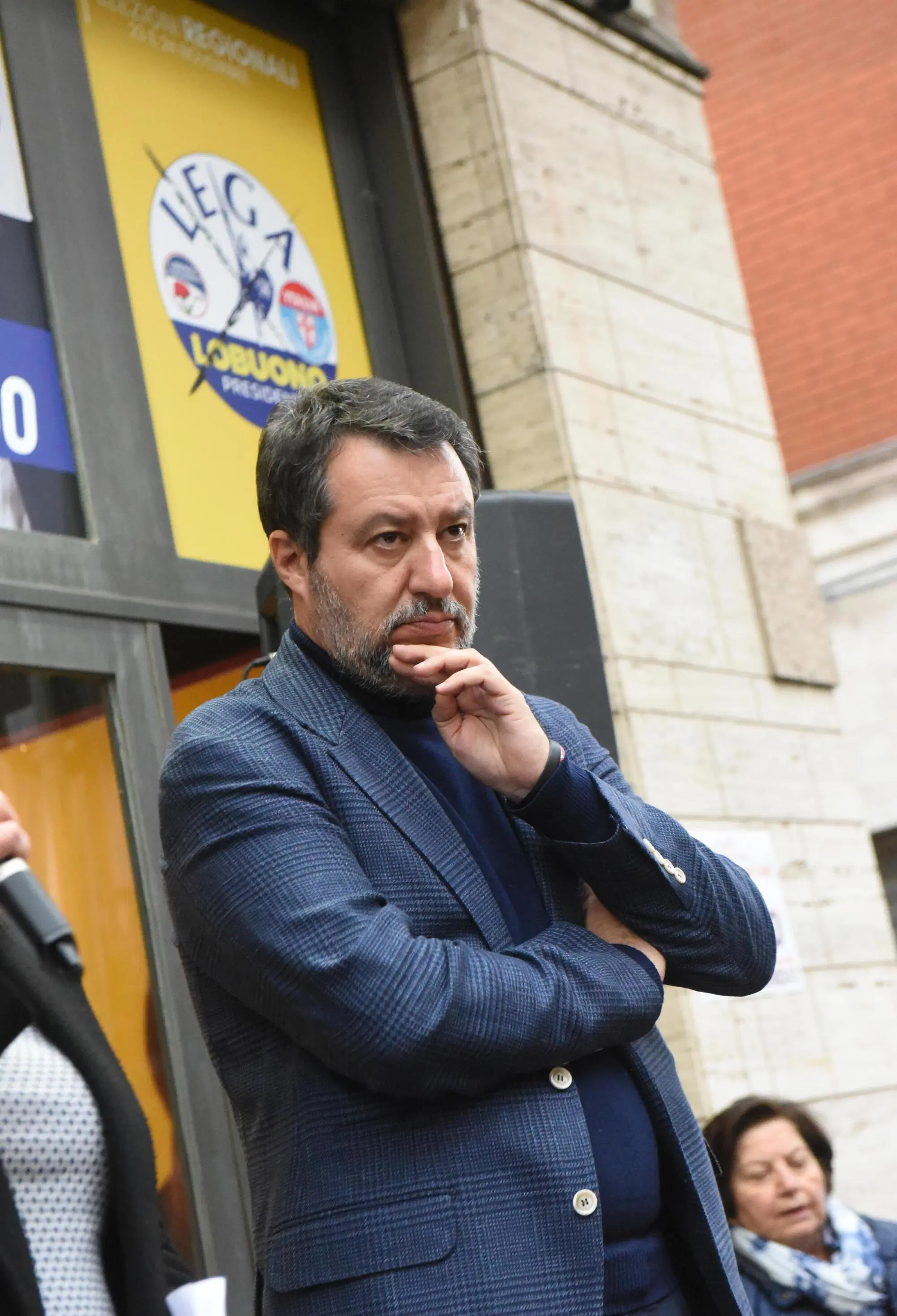 Matteo Salvini riflessivo Ansa