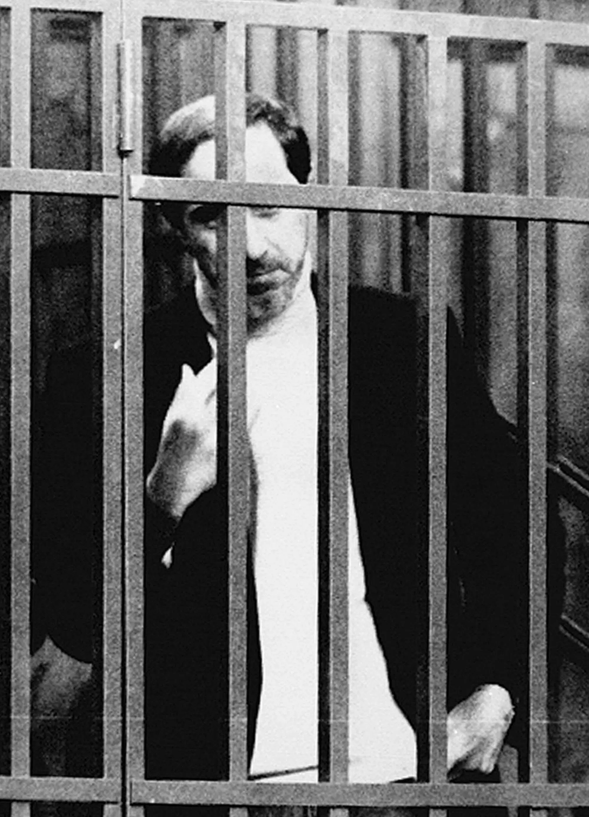 Gilberto Cavallini in aula durante il processo d'Appello per strage di Bologna in una foto del 3 novembre 1993 .jpg