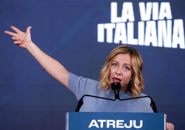 Soros sarebbe fiero di Giorgia Meloni. Atreju &egrave; un luna-park per famiglie e scappati di casa che somiglia alla societ&agrave; aperta&nbsp;di&nbsp;Karl&nbsp;Popper