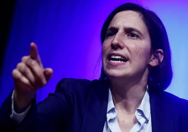 "Per Elly Schlein ormai Meloni conta pi&ugrave; del Pd, per questo va da Mentana. E' accerchiata all'interno del suo stesso partito" Parla il filosofo ed ex deputato&nbsp;Pd&nbsp;Carlo&nbsp;Galli