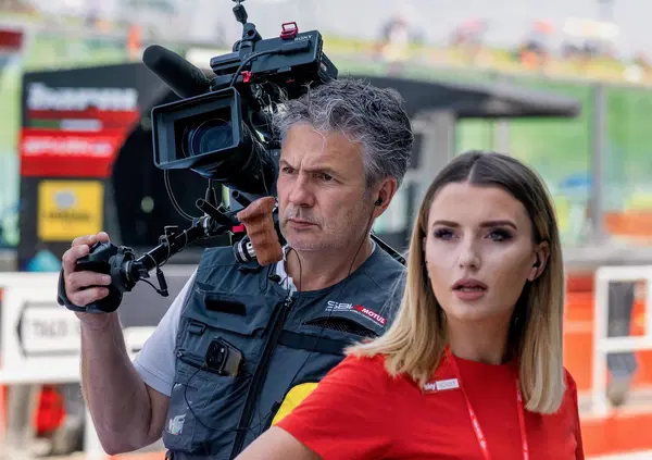 Dietro la MotoGP con Alessandro Vermini, Pillola: &ldquo;Valentino diventava Dio, diventava Goldrake. All&rsquo;inizio non capii Marquez. I piloti? Vincono e si allontanano&rdquo;