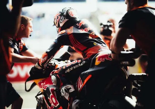 Mossa disperata stoc*zzo: la KTM 850 a Jerez &egrave; andata forte! Pit Beirer: &ldquo;Espargar&ograve; e Pedrosa sorpresi e divertiti, ma non dir&ograve; di pi&ugrave;&rdquo;