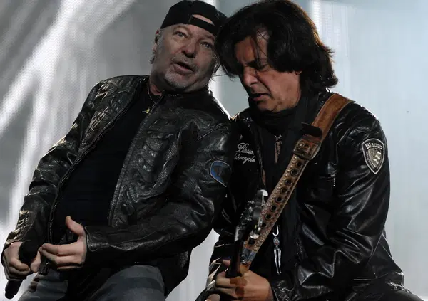 Quarant'anni dopo "Cosa succede in citt&agrave;" con Maurizio Solieri, il chitarrista di Vasco Rossi. "Oggi la gente ha fretta di avere successo, ma le cose arrivano piano piano"