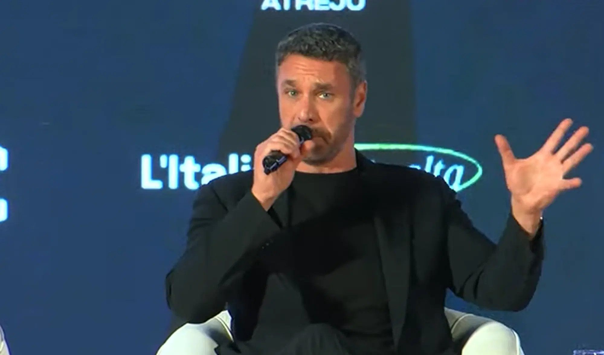 Raoul Bova "Occhi spaccanti" ad Atreju Atreju Tv