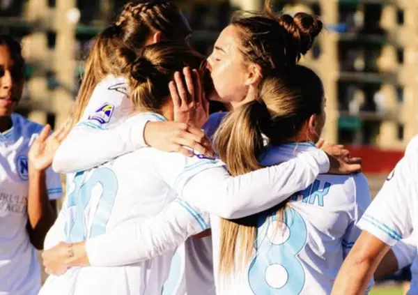 Ma davvero dopo una partita contro il Napoli Women una squadra maschile &egrave; stata invitata in un centro antiviolenza? La vergogna degli insulti sessisti e omofobi in campo e sui social 