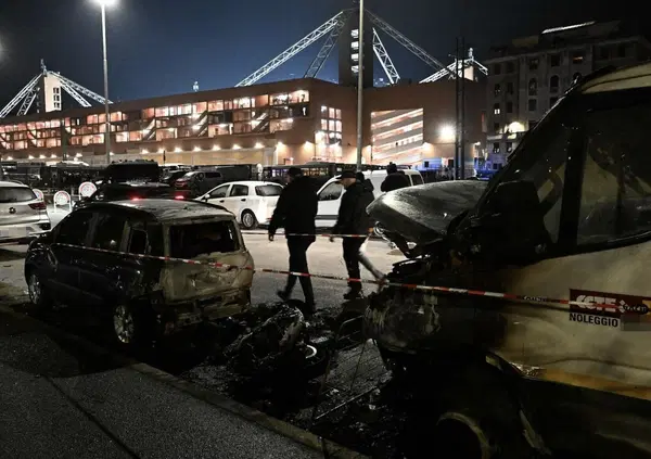 La vecchia rivalit&agrave; tra gli ultras di Genoa e Inter &egrave; la ragione degli scontri fuori dallo stadio? Nino Ciccarelli attacca via social: &ldquo;Napoletani e genoani, tutto fumo e niente arrosto&rdquo;