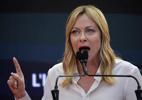 Dopo Meloni e Schlein riusciremo a tornare al patriarcato? Soltanto un Sanchez seduttore potr&agrave; liberarci dal complesso di&nbsp;Edipo&nbsp;italiano