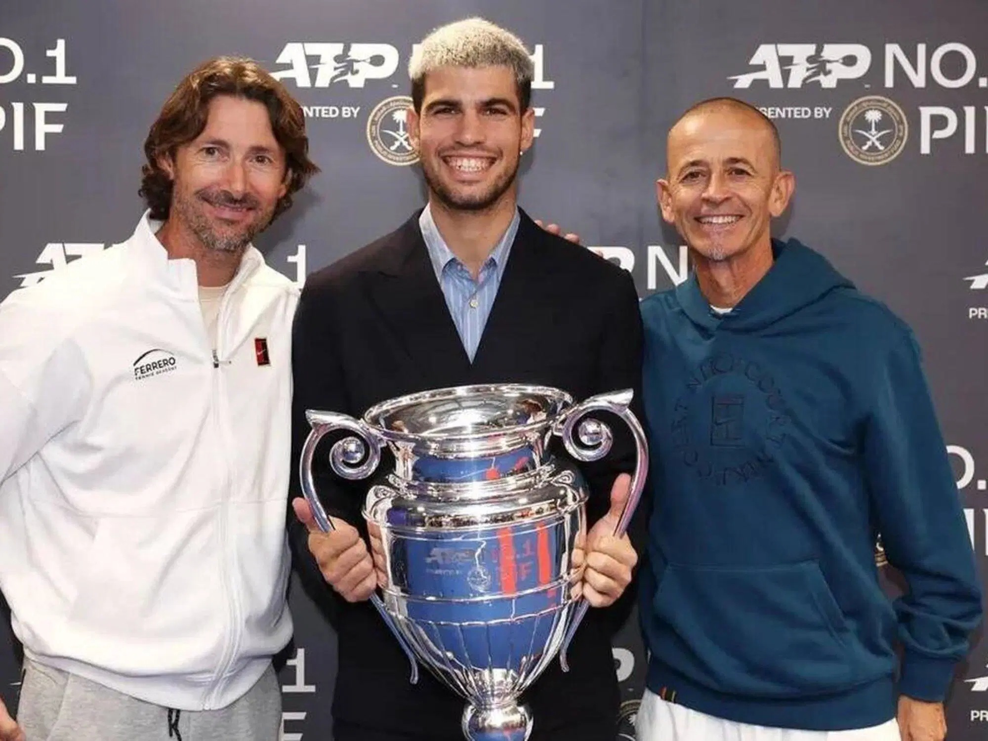 Alcaraz in mezzo a Ferrero e Samuel Lopez