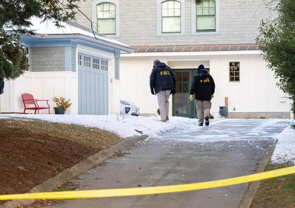 Che succede negli Stati Uniti? Un importante scienziato nucleare &egrave; stato ucciso non lontano dalla Brown University. Israele d&agrave; la colpa all'Iran, ma cosa c'&egrave; che non torna?