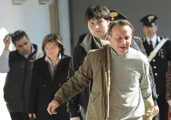 Delitto di Garlasco, il padre di Chiara intercettato: &ldquo;C&rsquo;&egrave; da salvare quello che resta&rdquo;. L&rsquo;atteggiamento dei Poggi &egrave; inspiegabile se si ignora il filtro dell&rsquo;umanit&agrave; (e alcune carte) 